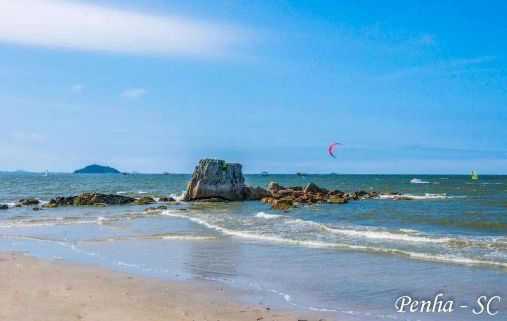 Suites A 100M Da Praia E 800M Do Beto Carrero Penha  Ngoại thất bức ảnh